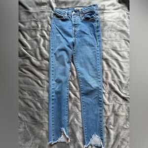 Levi’s Wedgie Skinny Jeans With Frayed Ankles